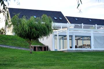 Фото номера Двухместный номер с 2 отдельными кроватями Виллы Pike Inn Dunavatul de Sus г. Dunavăţu de Sus 46