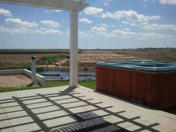 Фото номера Двухместный номер с 2 отдельными кроватями Виллы Pike Inn Dunavatul de Sus г. Dunavăţu de Sus 102