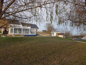 Фото номера Двухместный номер с 2 отдельными кроватями Виллы Pike Inn Dunavatul de Sus г. Dunavăţu de Sus 13